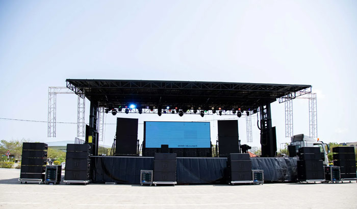Advantages of Mobile Stage Trucks for Sale